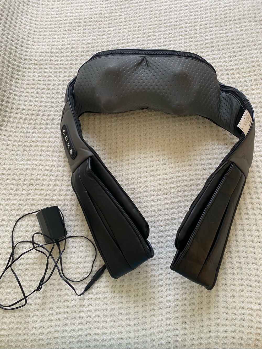 NECK Massager with Heat and Vibration - Black